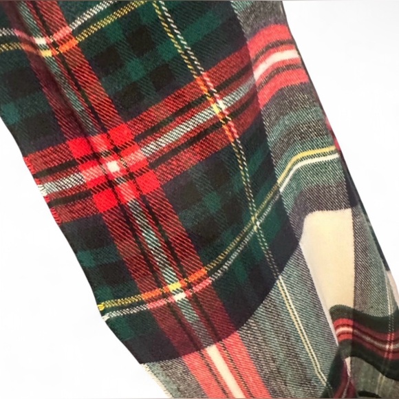 GAP Acrylic Tartan Plaid Large Holiday Winter Scarf/Wrap - Picture 7 of 13
